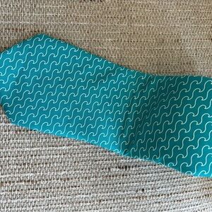 Vineyard Vines Custom Collection Natixis 100% Imported Silk Teal Wave Tie EUC!!
